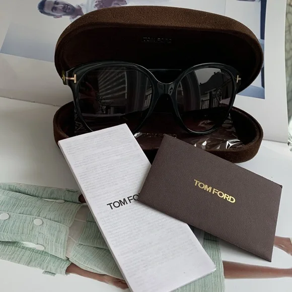 🔥🔥Tom Ford FT0957 D 01B Plastic Shiny Black Grad Smoke 58 mm Sunglasses🔥🔥 - Picture 7 of 9